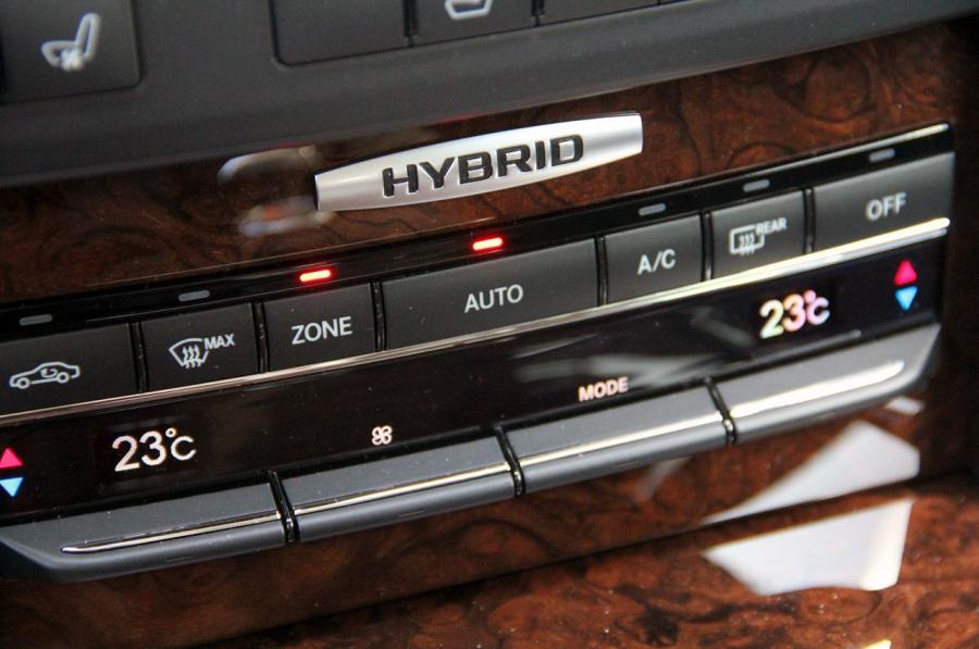  Mercedes-Benz E300 BlueTEC Hybrid 2012 года  (фото 13 из 60)